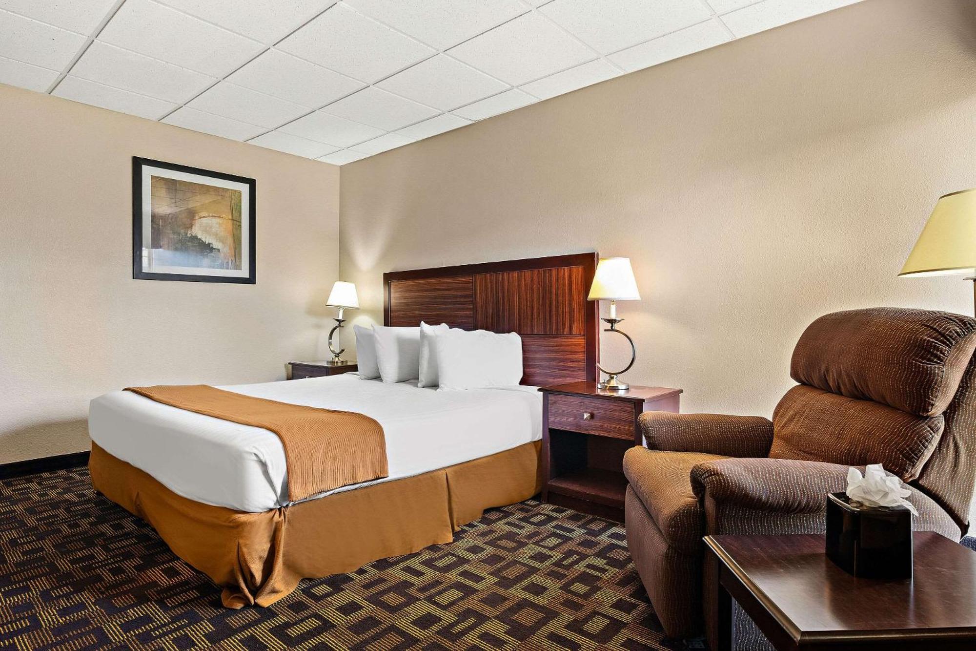 Rodeway Inn 3*